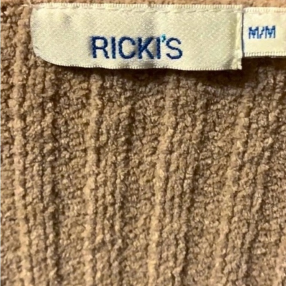 Cozy Tan V-Neck Ribbed Sweater - Picture 3 of 3